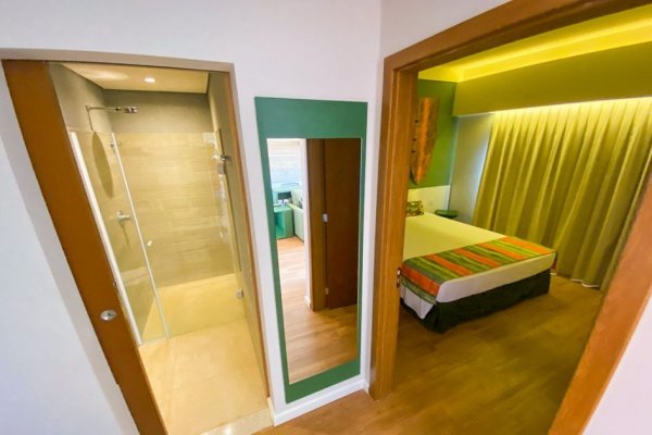 Hot Beach Suites
